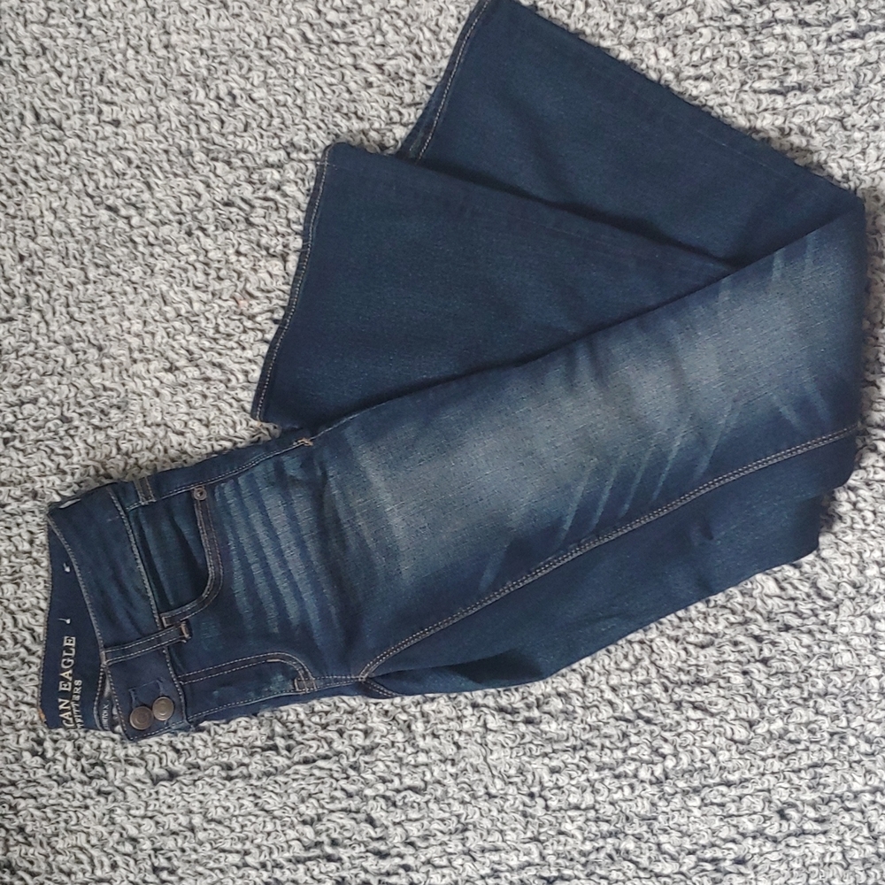 American eagle artist flare, low rise jeans
